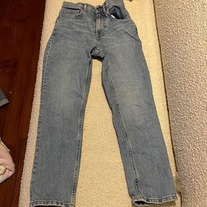 Everlane The Cheeky Jean in light wash. 26.5 inseam.